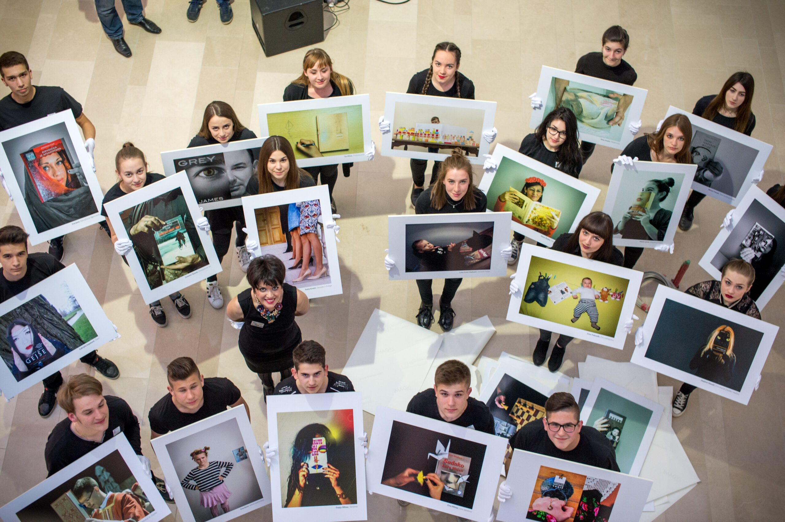 Gradska knjižnica Požega – Izložbeni program Knjiga svaki dan 1