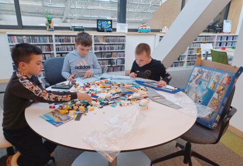 Gradska knjižnica Požega - Zimski lego-maraton za osnovnoškolce