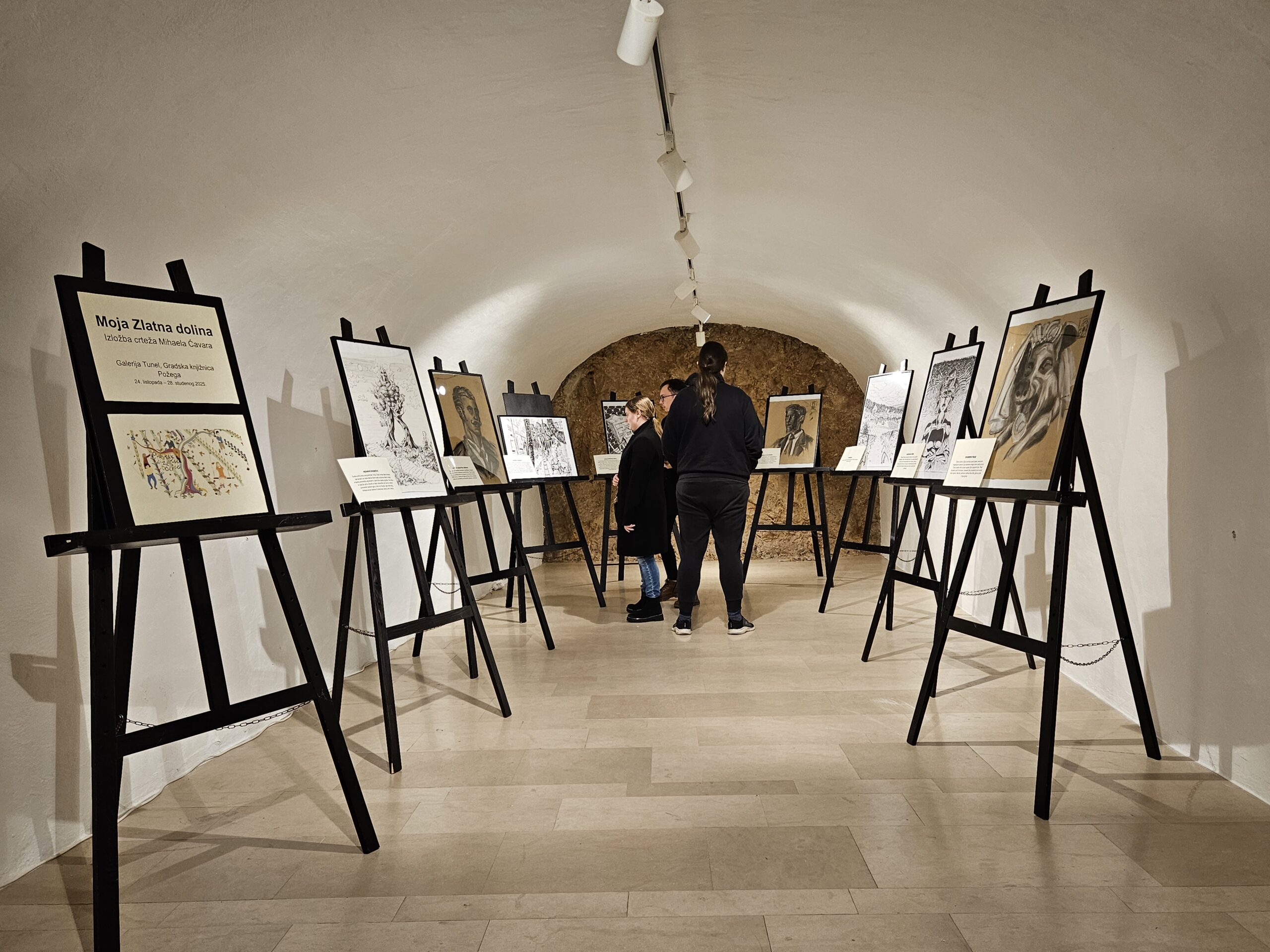 Gradska knjižnica Požega – otvorenje izložbe Moja Zlatna dolina Mihaela Ćavara Gradska knjižnica Požega - otvorenje izložbe Moja Zlatna dolina Mihaela Ćavara