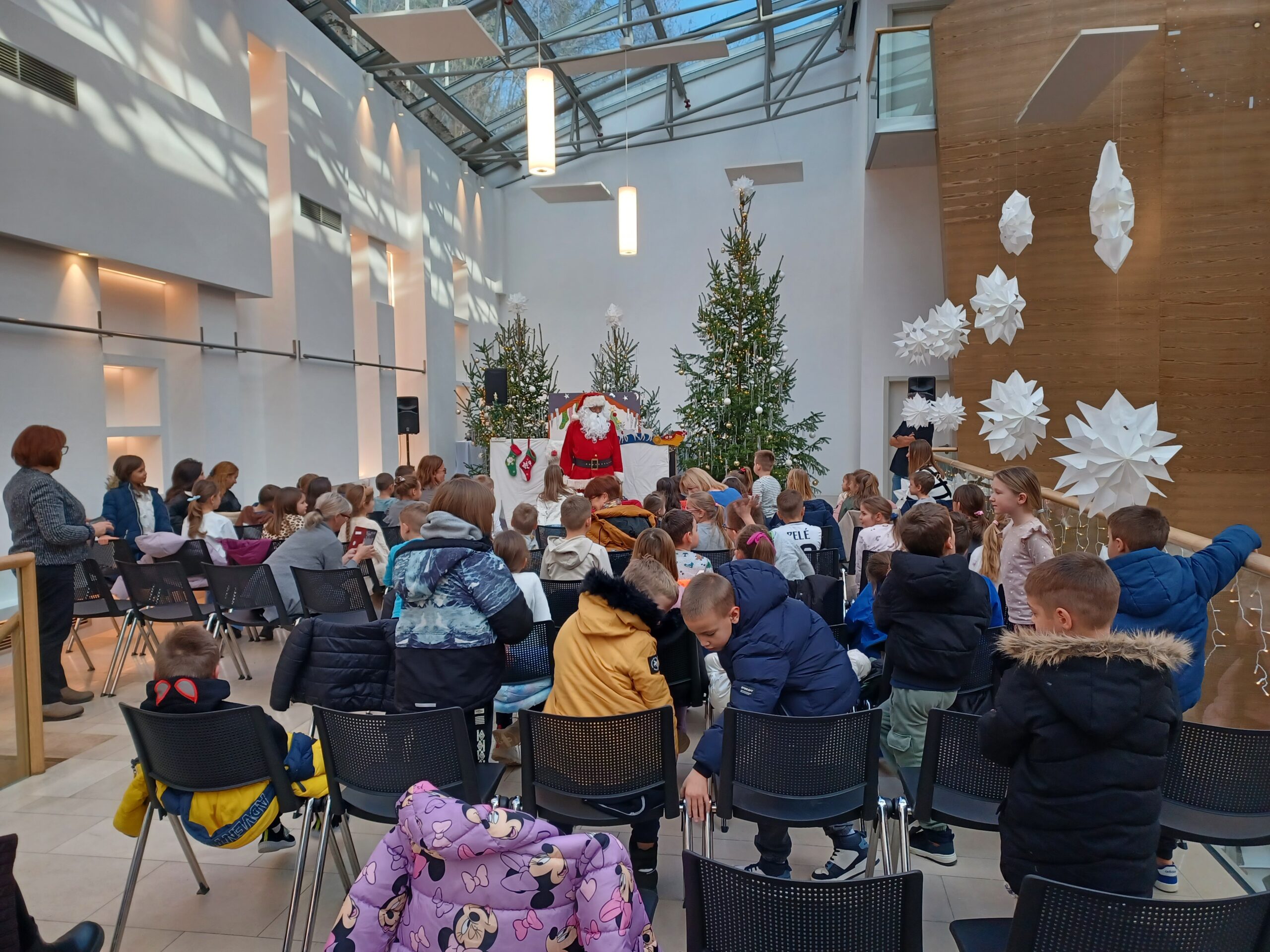 Gradska knjižnica Požega - Kako je dječak Srećko spasio Božić