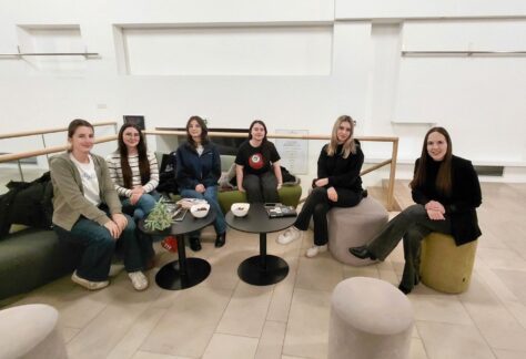 Gradska knjižnica Požega - Čitateljski klub Čitam&Čilam