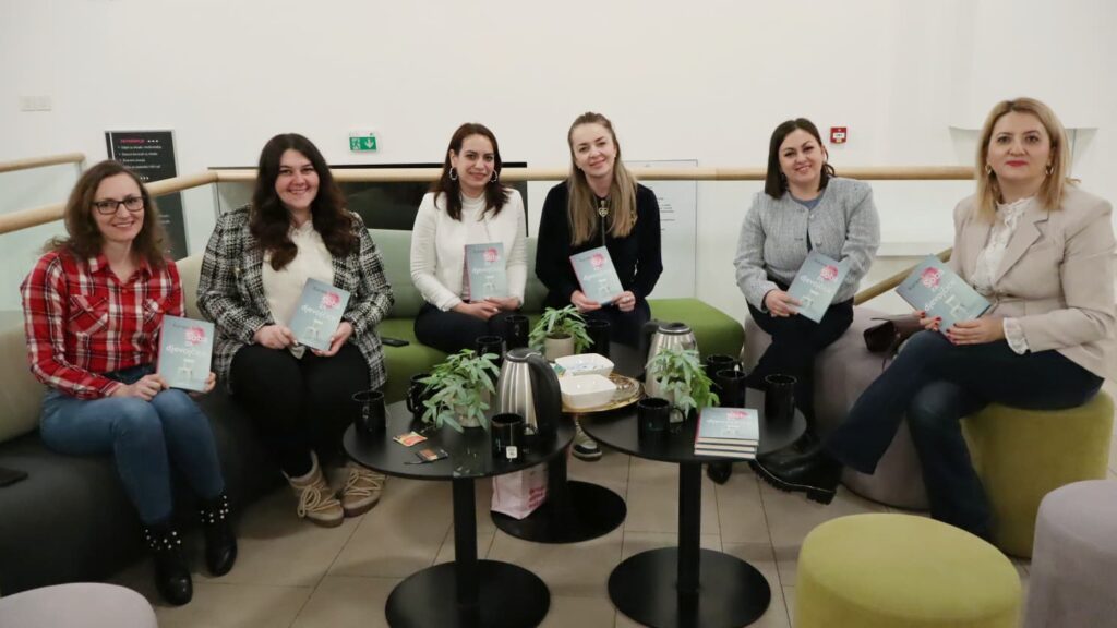 Gradska knjižnica Požega – Čitateljski klub Snažne mame Gradska knjižnica Požega - Čitateljski klub Snažne mame