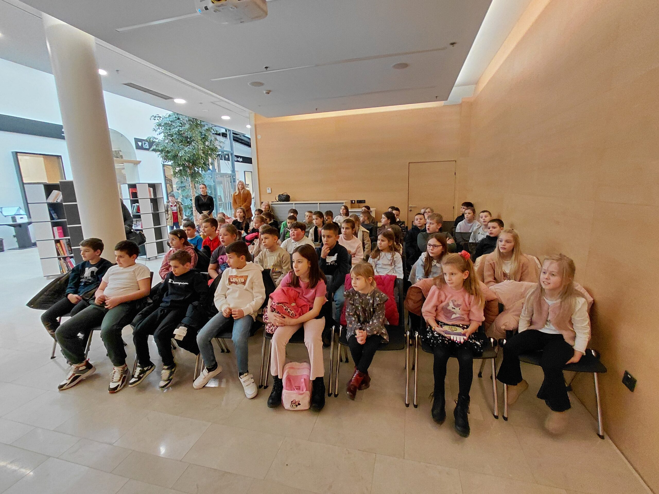 Gradska knjižnica Požega - Književni susret s Nives Madunić Barišić