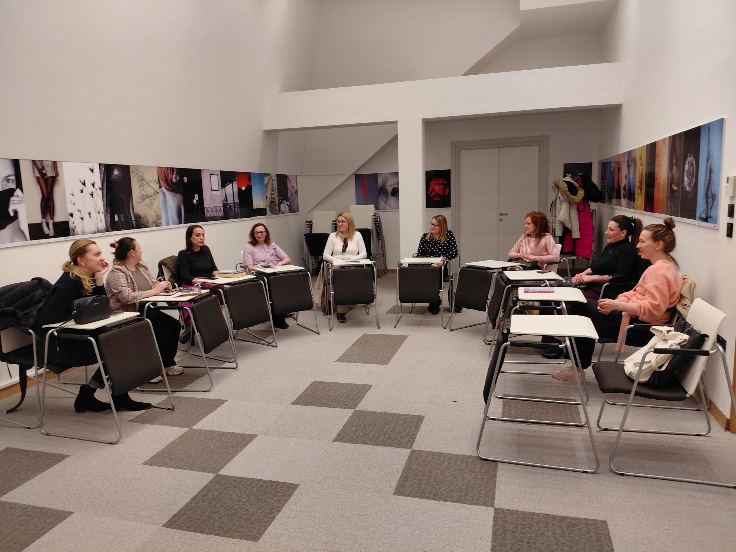 Gradska knjižnica Požega - Čitateljski klub Snažne mame