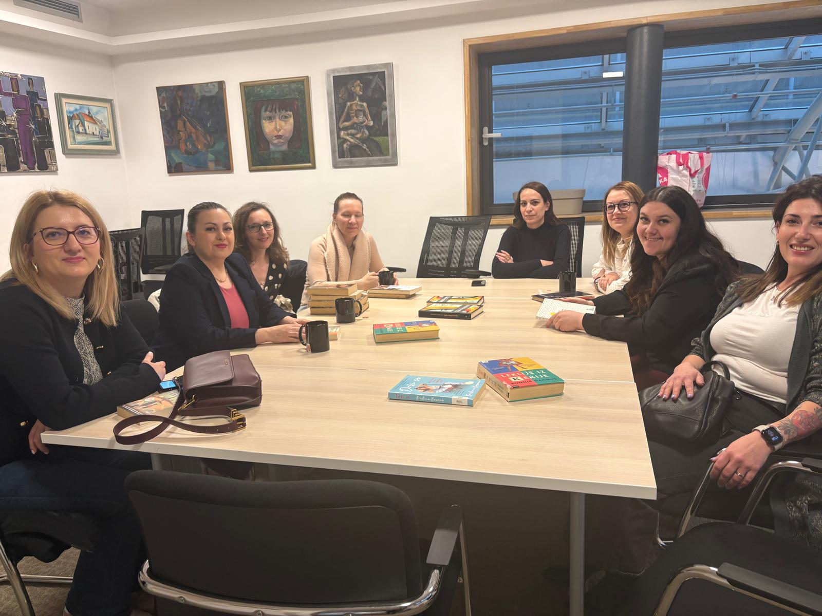 Gradska knjižnica Požega - Sastanak Čitateljskog kluba Snažne mame